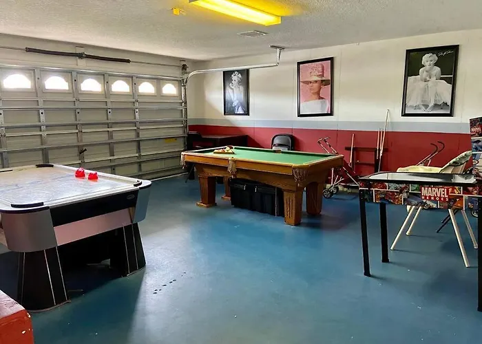 3 Bedroom Villa With Pool And Game Room